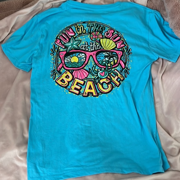 I’m a beach girl T-shirt - Picture 2 of 4